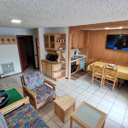 Apartamento Trilocale Con Splendida Vista Sulle Piste Da Sci Folgarida Exterior foto